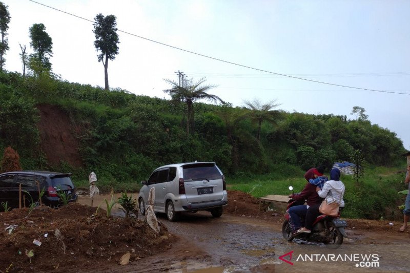 Pemkab Cianjur bangun jalur Puncak II tahun 2021