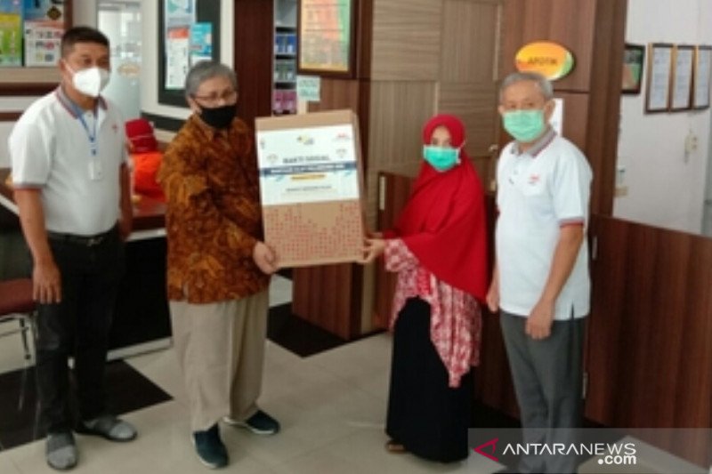 Peringati hari pajak kanwil Riau gelar bakti sosial