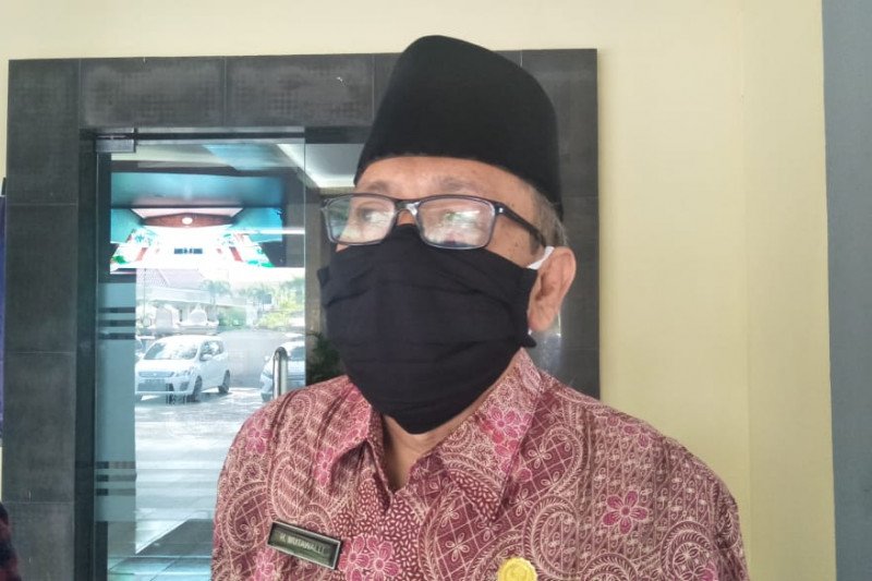 Mataram segera mendatangkan 100 ton daging ayam beku