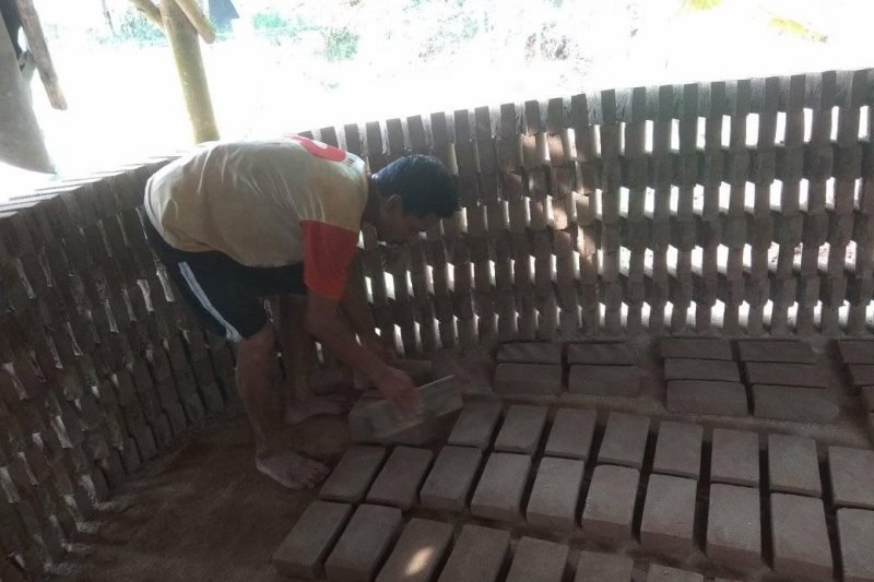 Permintaan bata di Kabupaten Lebak meningkat di tengah pandemi COVID-19