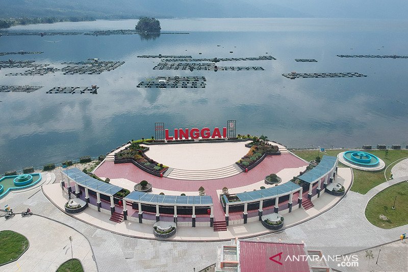 West Sumatra arrange tricks to make tourists stay longer