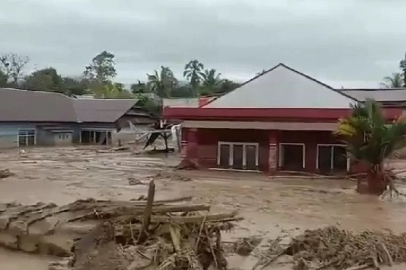XL pastikan jaringan aman, siap salurkan bantuan korban banjir Masamba
