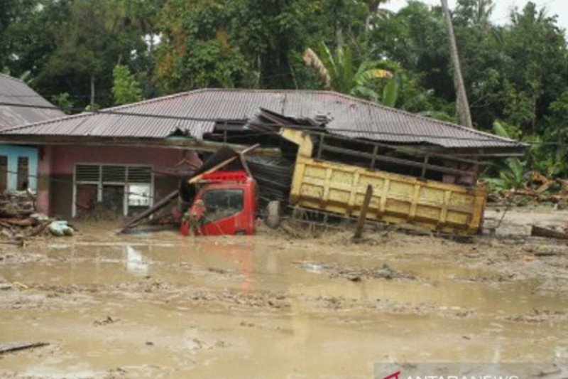 Kakanwil Kemenag Sulsel galang donasi untuk korban banjir Masamba Luwu Utara