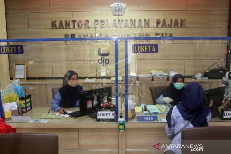 PENERIMANAAN PAJAK TURUN 12 PERSEN