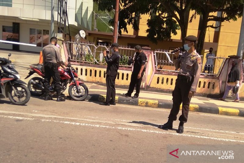 Pemakaian Masker Cegah COVID-19 Bagi Pengendara di Jayapura