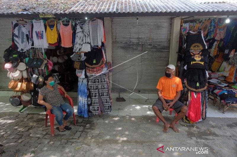 PENERAPAN SISTEM GANJIL GENAP DI PASAR SENI KUTA