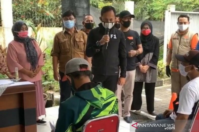 Wali Kota Bogor ingatkan camat dan lurah awasi penyaluran bansos