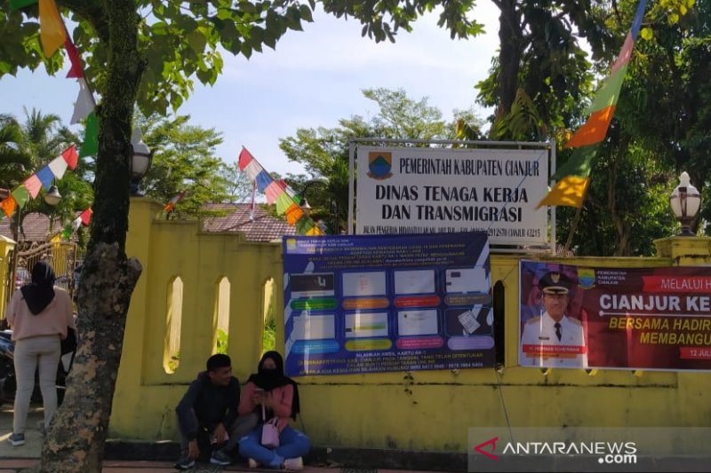 Belasan ribu buruh di Cianjur masih dirumahkan dampak pandemi