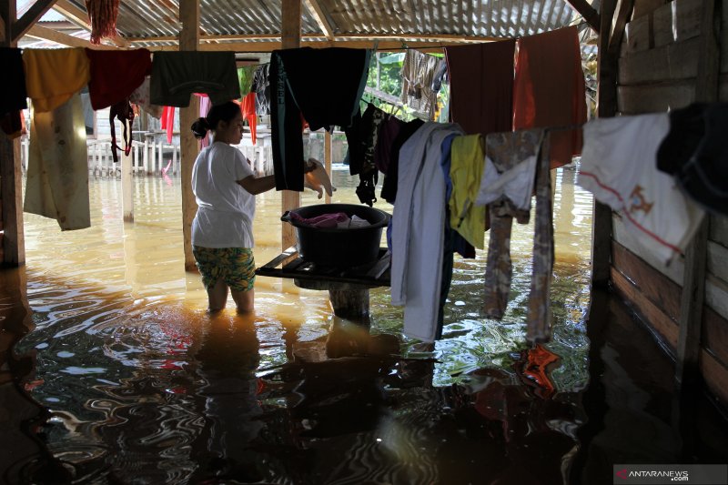 RATUSAN RUMAH TERENDAM BANJIR DI KABUPATEN KONAWE SELATAN