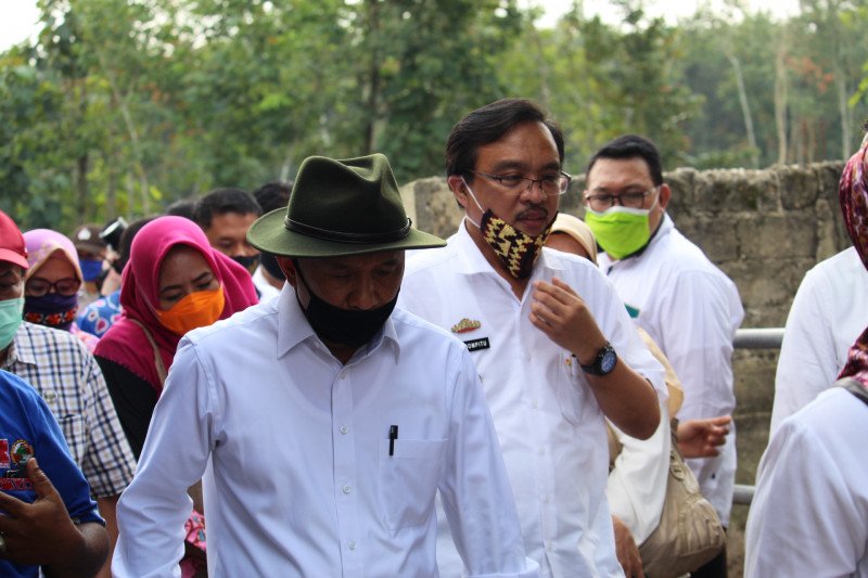 Menkop dan UKM tinjau Koperasi Peternak Maju Sejahtera Lampung Selatan