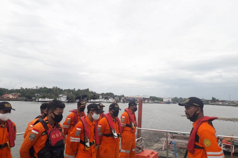 SAR Tanjungpinang cari tujuh korban kapal bocor di perairan Berakit Bintan