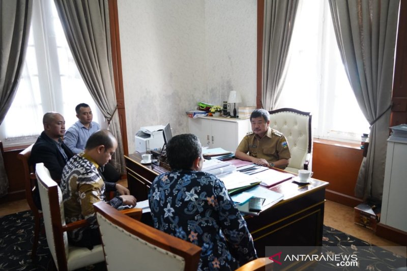 Bupati Garut harap OJK perluas kemitraan dorong perekonomian