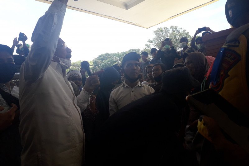 Masyarakat Sikilang Pasaman Barat gelar Demonstrasi ke DPRD Pasaman Barat (Video)