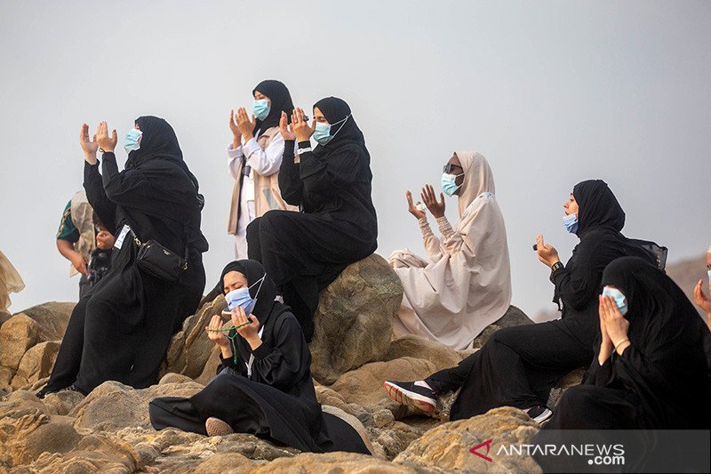 Jamaah haji mulai bergerak dari Arafah ke Muzdalifah