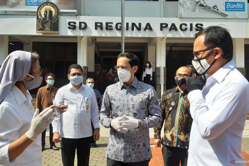 Mendikbud Nadiem tinjau pelaksanaan pembelajaran jarak jauh di Bogor