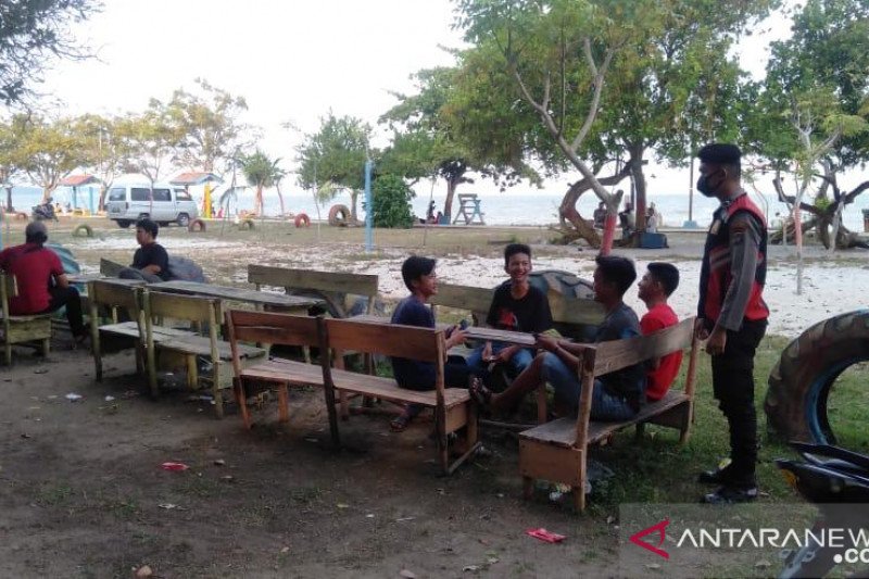 Antisipasi penyebaran COVID-19 polisi Bangka Barat pantau sejumlah objek wisata