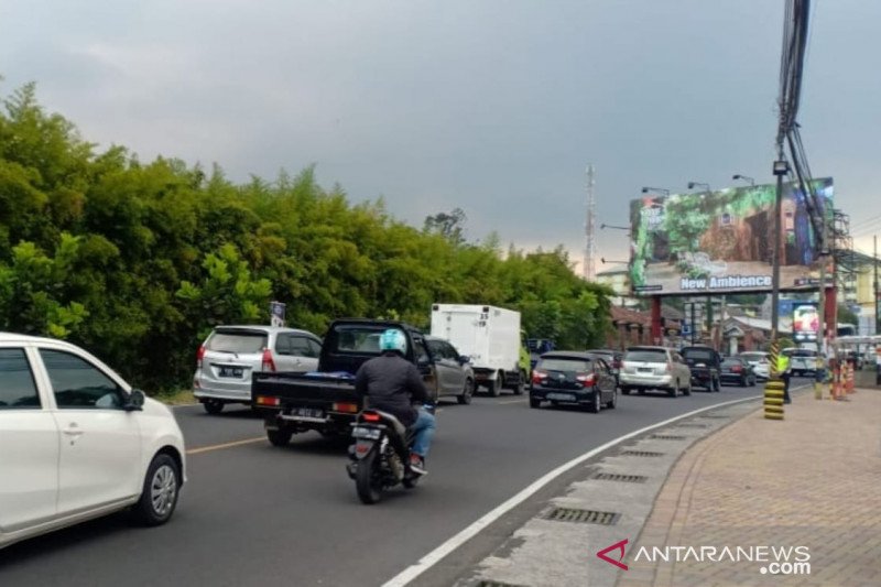 Antisipasi macet total, Polisi terapkan sistem satu arah di Puncak-Cipanas