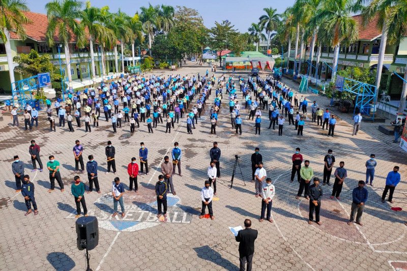 86 santri dan guru Gontor dipulangkan ke pondok setelah sembuh dari COVID-19