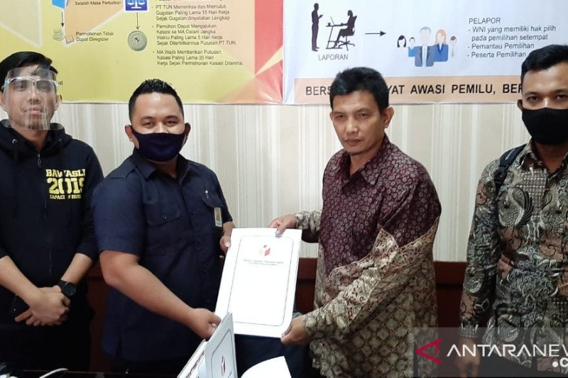 Tim bacagub/bacawagub Fakhrizal-Genius lengkapi berkas perbaikan permohonan sengketa ke Bawaslu