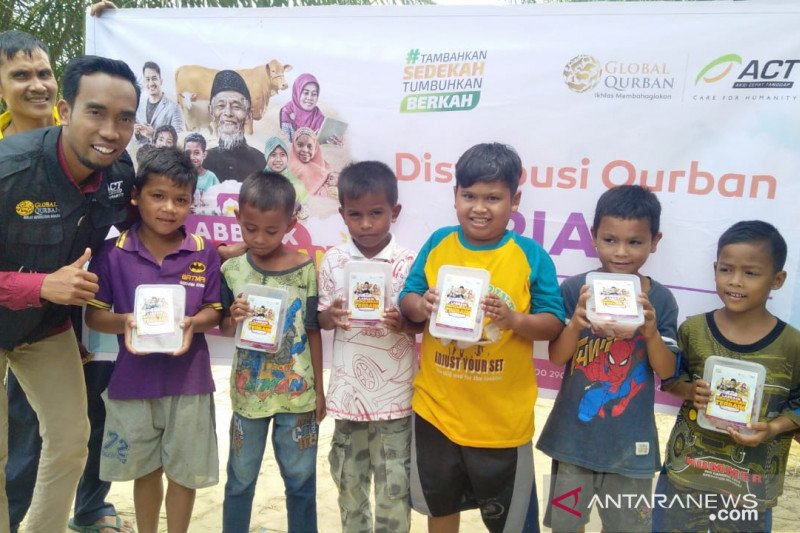 10 tahun tak ada kurban, akhirnya warga Dusun Banio rasakan nikmatnya daging kurban