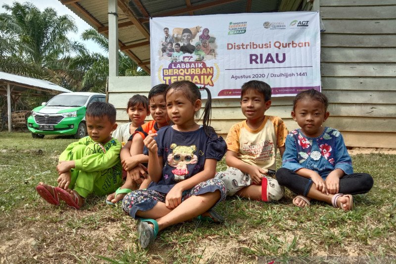 Global Qurban-ACT hadirkan kurban untuk warga Dusun Lima Citra Inhu