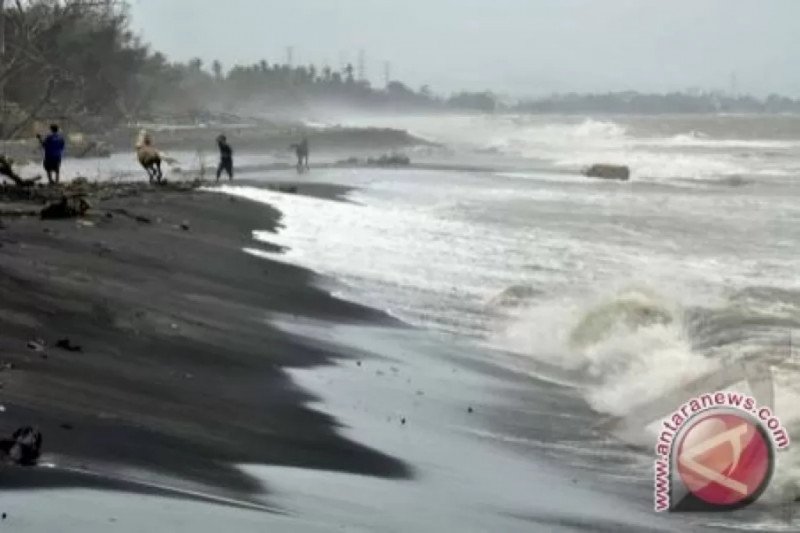 BMKG: Waspadai gelombang laut selatan Yogyakarta