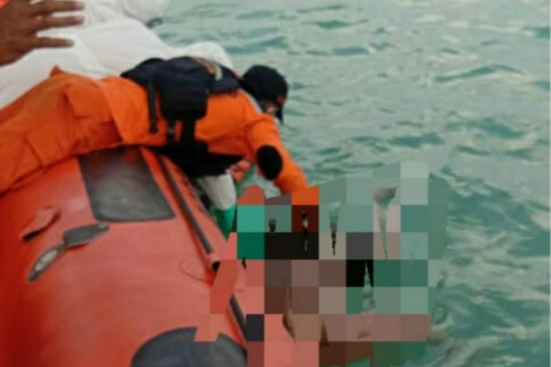 SAR evakuasi jasad nelayan yang jatuh di Perairan Lingga
