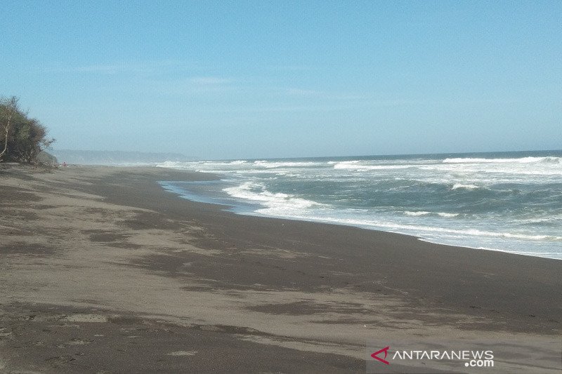 Bantul mengusulkan pemasangan papan larangan mandi di laut wisata pantai