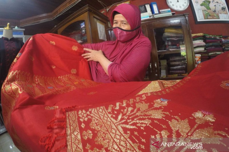 TENUN SONGKET SILUNGKANG