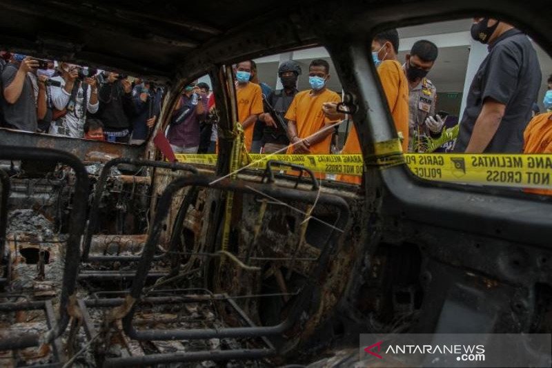 PENGUNGKAPAN KASUS KOMPLOTAN PERAMPOK BERSENPI DI PEKANBARU