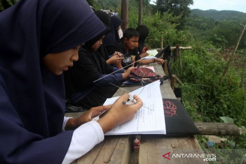 SISWA KESULITAN SIGNAL INTERNET