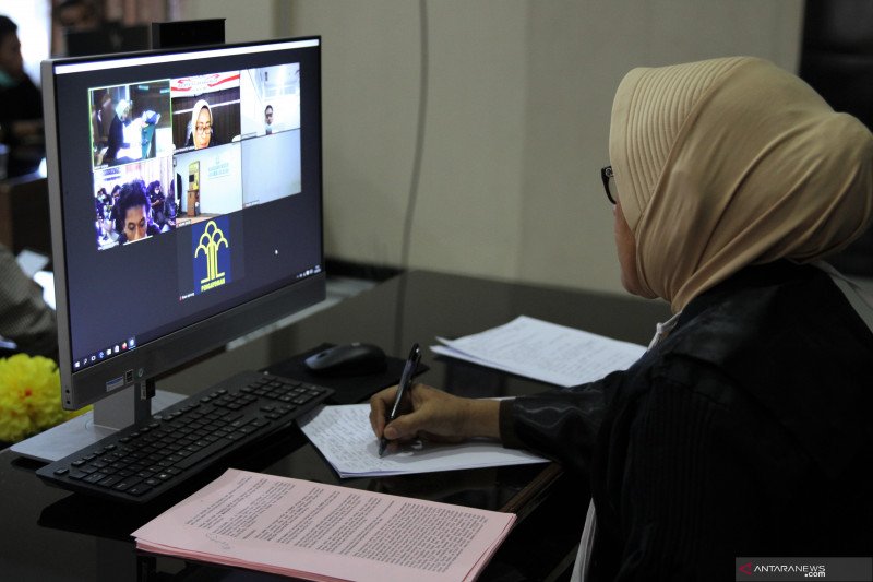 SIDANG PERDANA PENEMBAKAN DUA MAHASISWA DI KENDARI