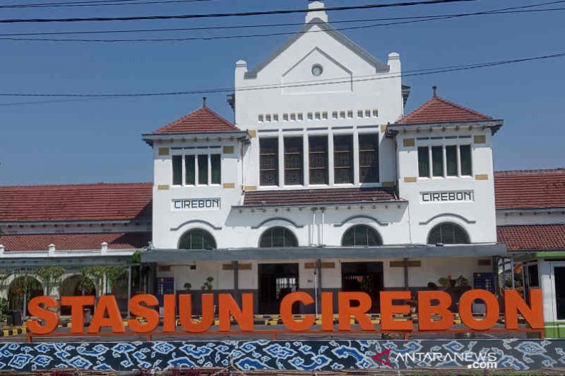 Pengguna jasa kereta api di Cirebon terus meningkat