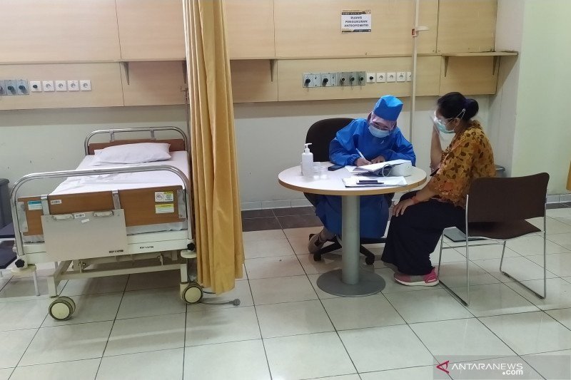 Penyuntikan vaksin COVID-19 Sinovac dilakukan di lima tempat di Bandung