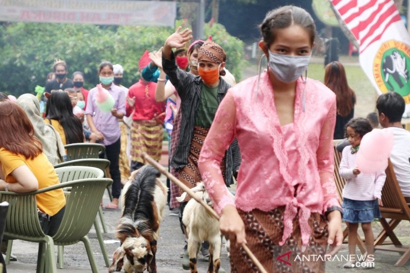 Taman Safari Cisarua hadirkan parade tokoh-tokoh sejarah di peringatan HUT RI