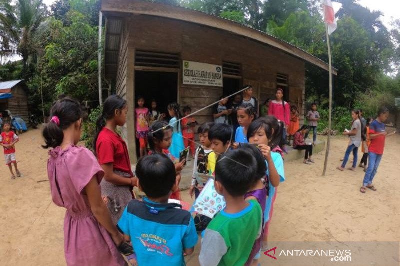 SEKOLAH JAUH SUKU TALANG MAMAK