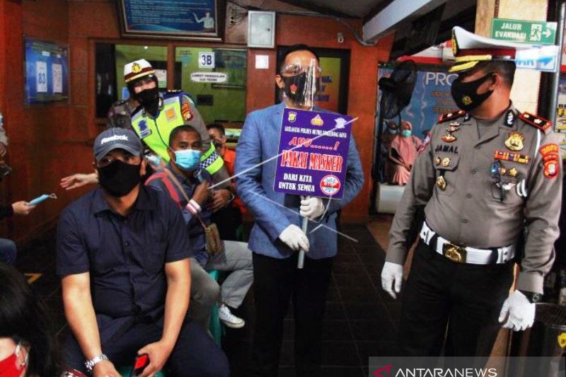 Kampanye Disiplin Menggunakan Masker