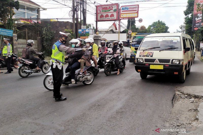 Polisi prediksi puncak arus wisata Lembang Bandung terjadi hari ini