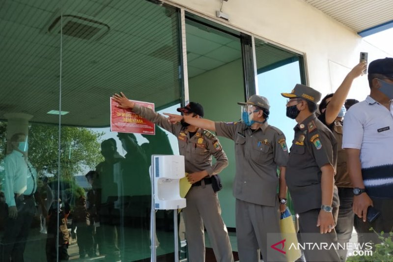 Dua pabrik di Karawang ditutup sementara karena ditemukan kasus COVID-19