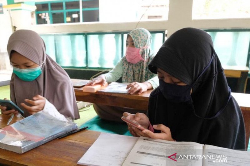 Kegiatan Belajar Mengajar Di Tengah Pandemi Terjebak Keluhan Antara Jateng