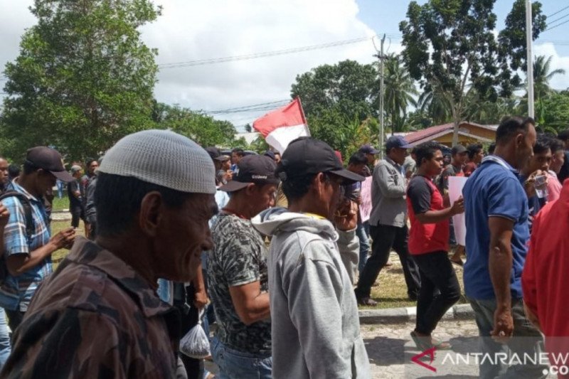 Nelayan Anambas unjuk rasa tolak kapal cantrang