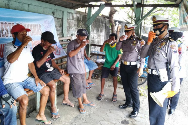 Polresta Banyumas ajak warga budayakan minum jamu