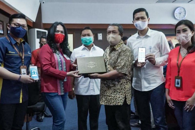 Direksi Bank BJB beri pelayanan langsung nasabah di Hari Pelanggan