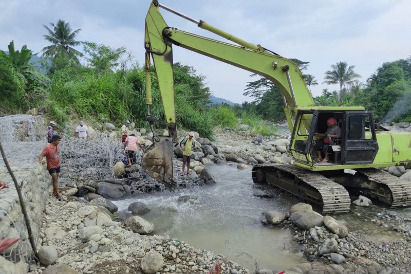 Mengairi 120 hektare lahan pertanian, PT Semen Padang lanjutkan proyek normalisasi intake Baringin