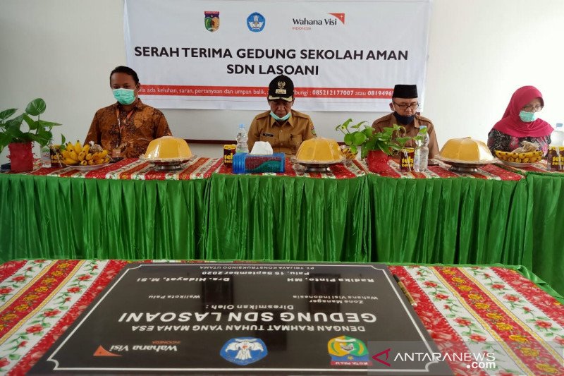 Gedung SD yang direhab WVI diserahkan kepada Pemkot Palu
