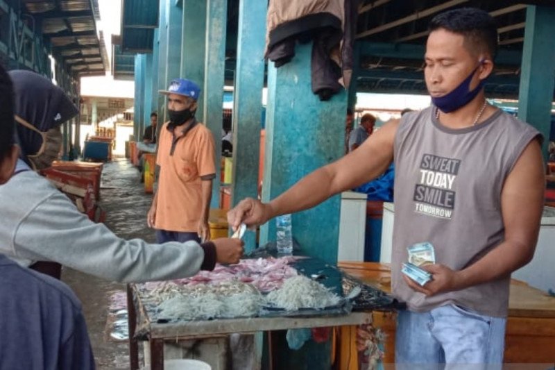 Harga ikan di pasaran Kota Kupang meningkat drastis