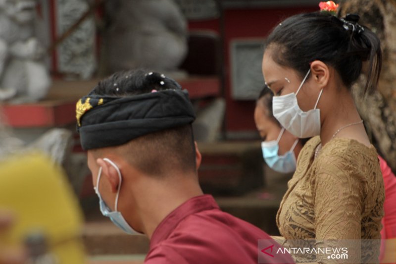 Gelar persembahyangan Galungan dengan protokol kesehatan