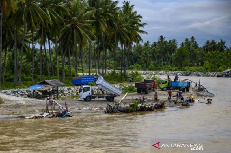 Produksi pasir rakyat turun akibat cuaca