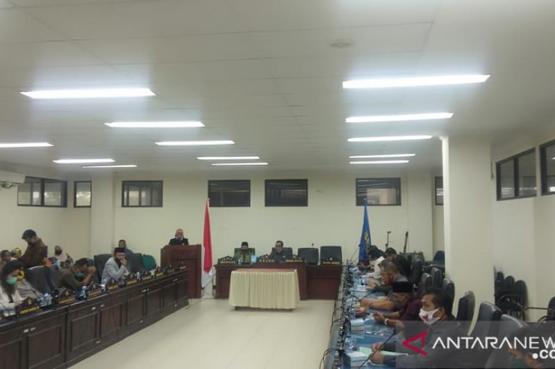Legislator: SPBU di Parigi pasok solar ke perusahaan tambang