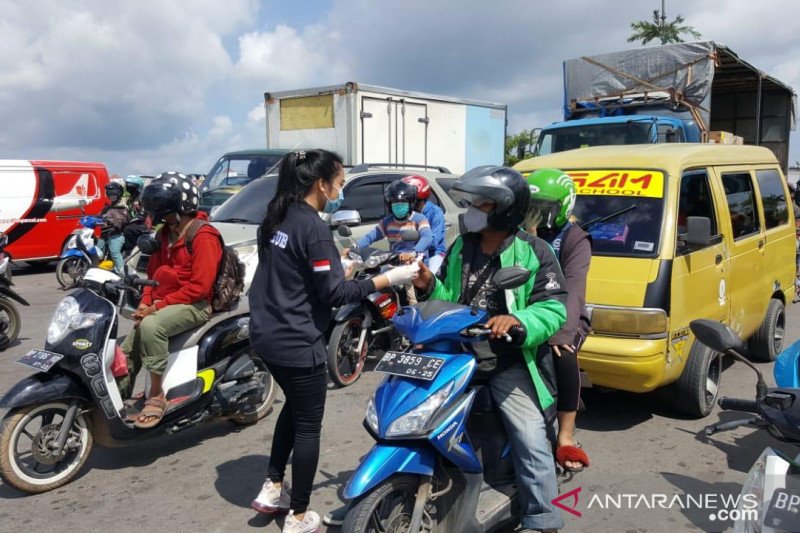 Dishub Batam peringati Hari Perhubungan Nasional dengan bagi-bagi masker